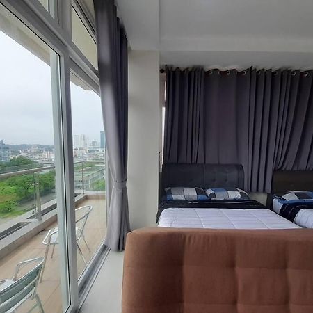 Smart Suite Balcony Riverine Kuching Extérieur photo